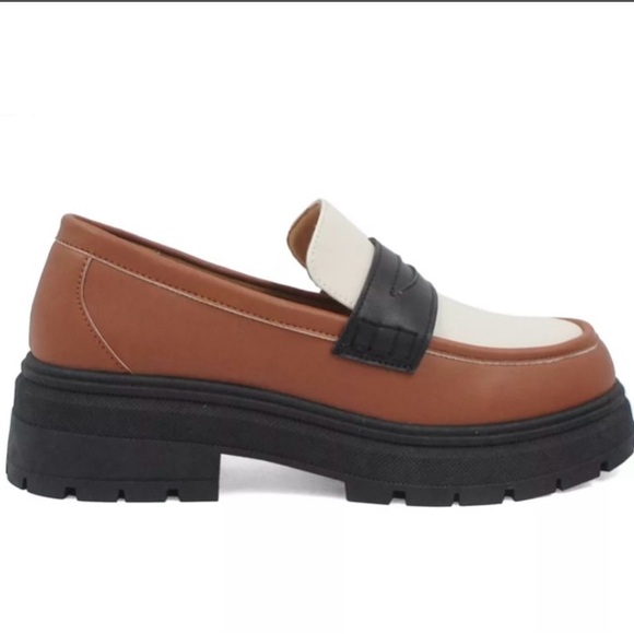 RONAT CAMEL PU LOAFERS! - Picture 6 of 6